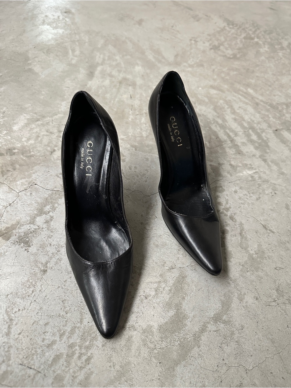 Gucci, Tom Ford era black leather heels pointed toe sexy 6.5 b